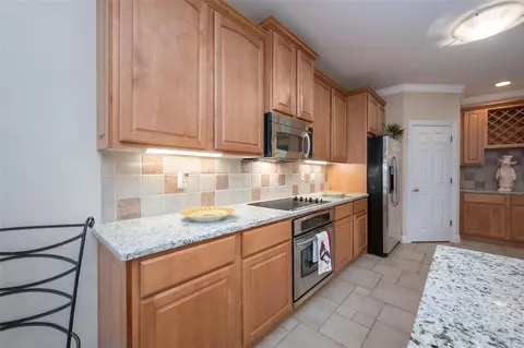 Kitchen - 758 Thunder Hill Dr, O'fallon, MO 63368 photo 5 of 7