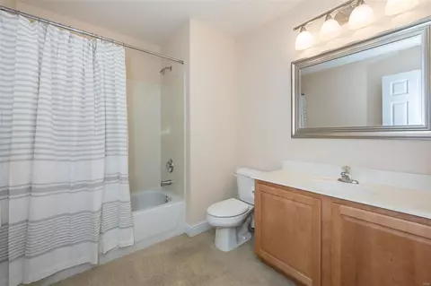 Bath - 758 Thunder Hill Dr, O'fallon, MO 63368 photo 5 of 8