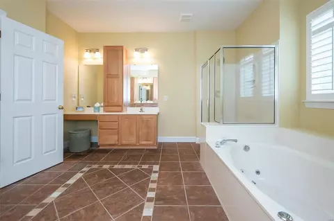 Bath - 758 Thunder Hill Dr, O'fallon, MO 63368 photo 3 of 8