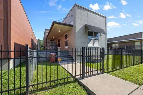 2951 Thomas St, Saint Louis, MO 63106