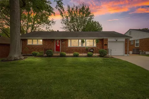 6014 Ranchwood Dr, Saint Louis, MO 63123