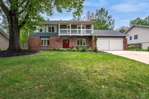 1710 Carman Valley Dr, Ballwin, MO 63021