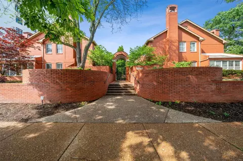 4525 Laclede Ave #15, Saint Louis, MO 63108