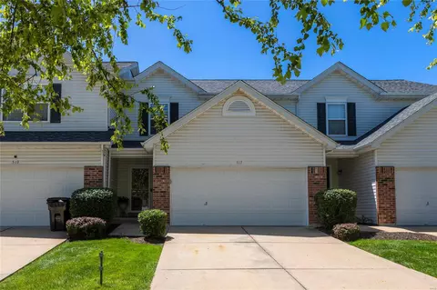 517 Flowering Magnolia Dr, O'fallon, MO 63366