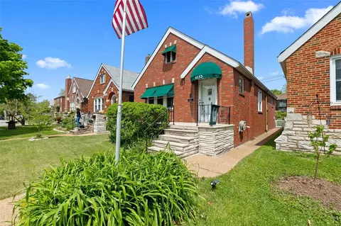 4153 Toenges Ave, Saint Louis, MO 63116