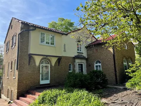 55 Crestwood Dr, Saint Louis, MO 63105
