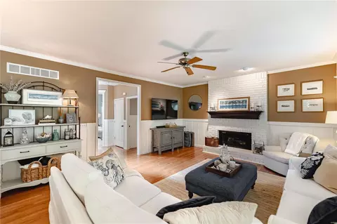 Living - 6948 Clayborne Dr, O'fallon, MO 63368 photo 3 of 10