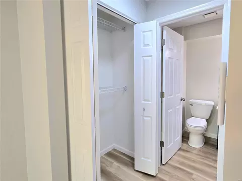 Bath - 1322 Highland Oaks Dr #A, Ballwin, MO 63021 photo 2 of 3