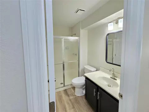 Bath - 1322 Highland Oaks Dr #A, Ballwin, MO 63021 photo 3 of 3