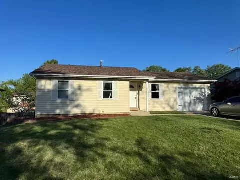 1906 Autumn Hill Dr, O'fallon, MO 63366