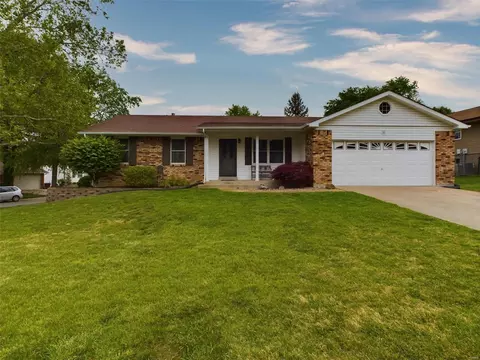 10 Eagle View Ct, Saint Peters, MO 63376