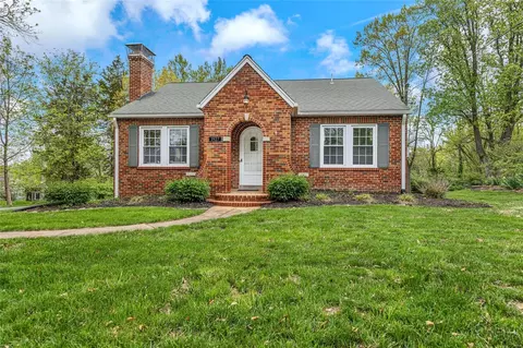 1927 Dougherty Ferry Rd, Saint Louis, MO 63122