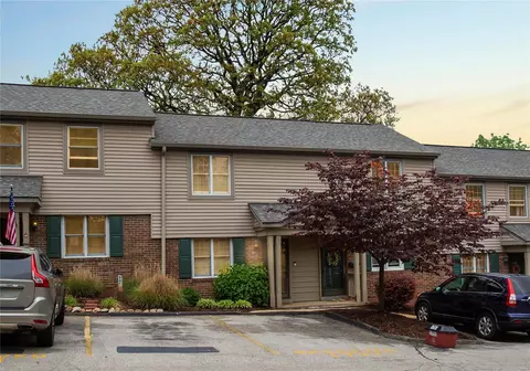 1747 Canary Cv, Brentwood, MO 63144