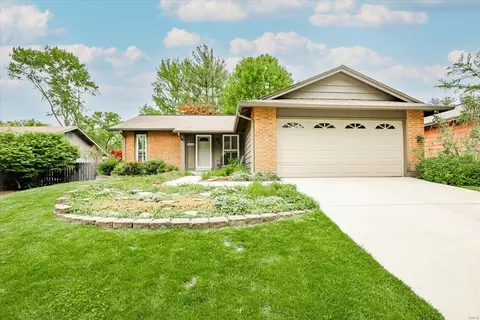 2114 Cherrycove Ct, Maryland Heights, MO 63043
