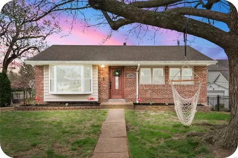 7100 Coronado Ave, Saint Louis, MO 63116