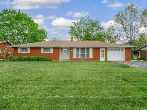 402 Washington Dr, Waterloo, IL 62298 photo 1