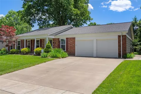 12540 Northwinds Dr, Saint Louis, MO 63146