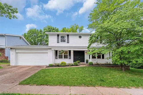 800 Windingpath Ln, Manchester, MO 63021