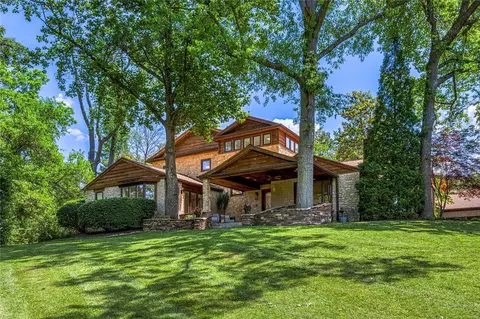 7 Huntington Ln, Saint Louis, MO 63141