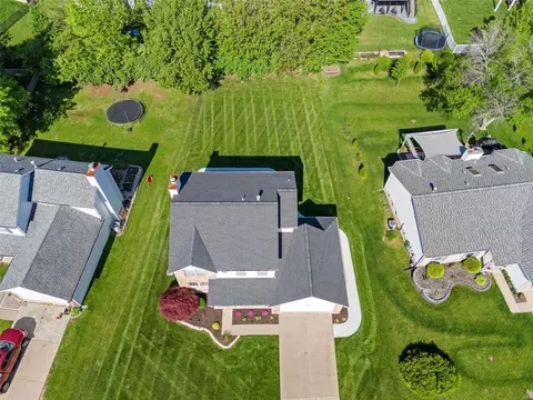 7160 Oak Stream Dr, O'fallon, MO 63368 photo 2