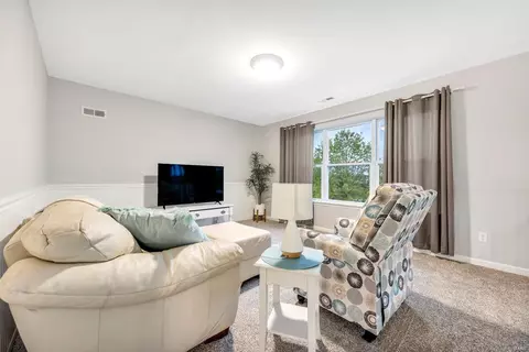 Living - 732 Hawk Run Dr, O'fallon, MO 63368 photo 6 of 6