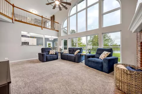 Living - 732 Hawk Run Dr, O'fallon, MO 63368 photo 3 of 6