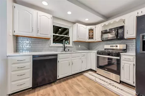 Kitchen - 508 Mona Dr, O'fallon, MO 63366 photo 1 of 3