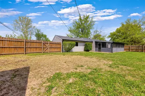 Exterior - 508 Mona Dr, O'fallon, MO 63366 photo 8 of 12