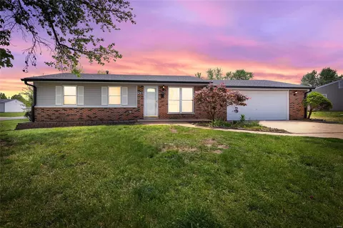 508 Mona Dr, O'fallon, MO 63366