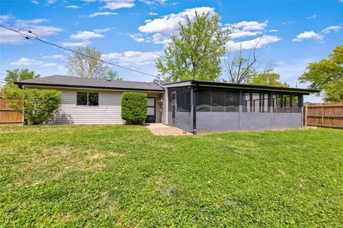Exterior - 508 Mona Dr, O'fallon, MO 63366 photo 6 of 12