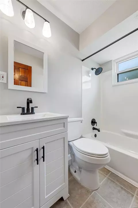 Bath - 508 Mona Dr, O'fallon, MO 63366 photo 2 of 3