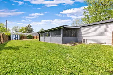 Exterior - 508 Mona Dr, O'fallon, MO 63366 photo 5 of 12