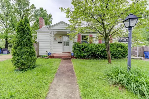 3300 S Gordon Ct, Saint Louis, MO 63114