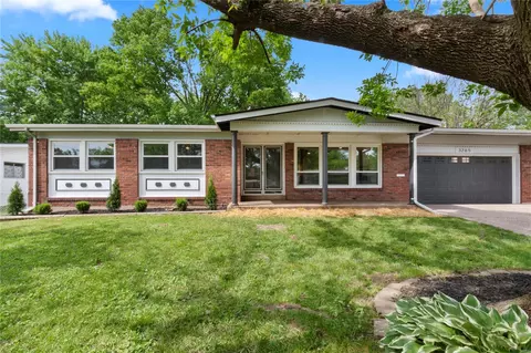 3265 Hermoso Dr, Florissant, MO 63033