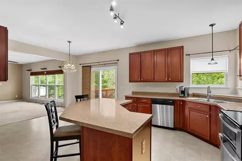 Kitchen - 505 Cottage Xing, O'fallon, MO 63366 photo 2 of 5