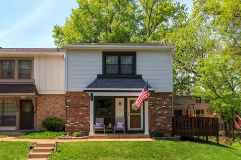 2367 Hiddengarden Ct, Ballwin, MO 63021