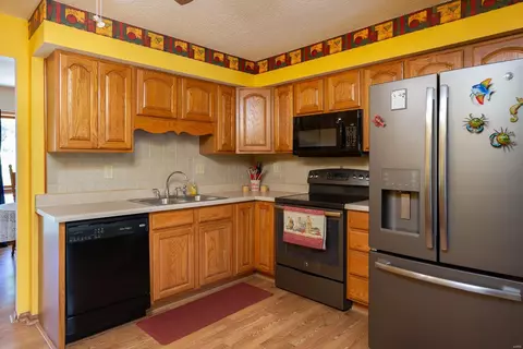 2367 Hiddengarden Ct, Ballwin, MO 63021 photo 4