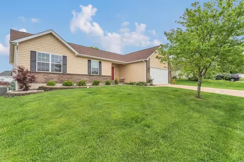 184 Old Chesapeake Dr, Wentzville, MO 63385