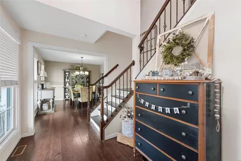 Entry Way - 140 Jacobs Way, Saint Peters, MO 63376 photo 1 of 5