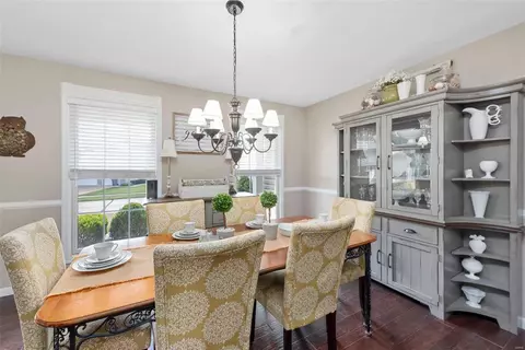 Dining - 140 Jacobs Way, Saint Peters, MO 63376 photo 3 of 3