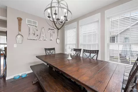 Dining - 140 Jacobs Way, Saint Peters, MO 63376 photo 2 of 3