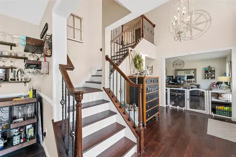 Entry Way - 140 Jacobs Way, Saint Peters, MO 63376 photo 2 of 5