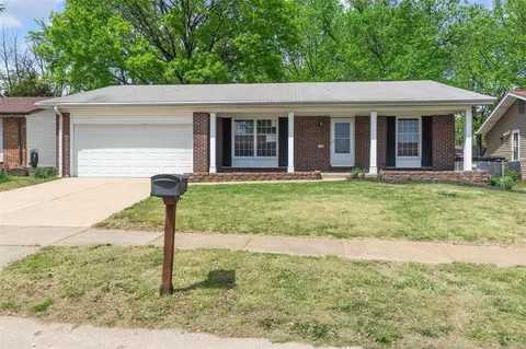2177 Armitage Dr, Saint Louis, MO 63136