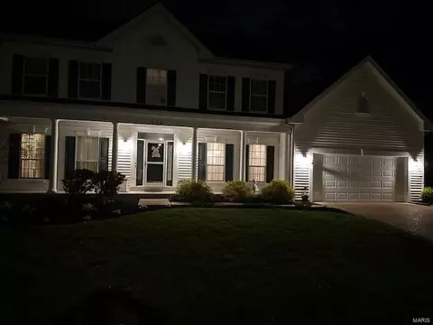 Exterior - 406 Winding Oaks Ct, Ballwin, MO 63021 photo 4 of 5