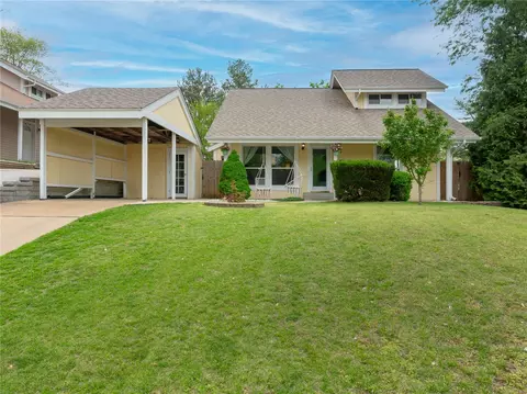 414 Echo Hill Dr, Ballwin, MO 63021