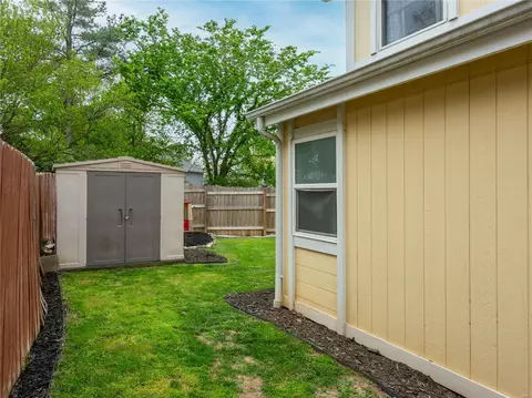 Exterior - 414 Echo Hill Dr, Ballwin, MO 63021 photo 10 of 11