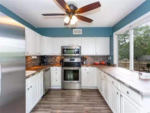 Kitchen - 414 Echo Hill Dr, Ballwin, MO 63021 photo 1 of 3