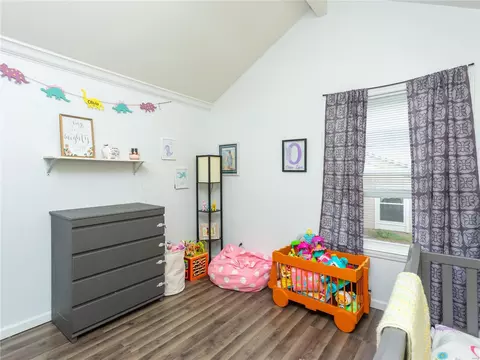 Bedroom - 414 Echo Hill Dr, Ballwin, MO 63021 photo 4 of 6