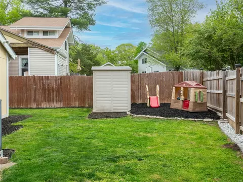 Exterior - 414 Echo Hill Dr, Ballwin, MO 63021 photo 7 of 11