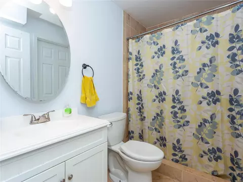Bath - 414 Echo Hill Dr, Ballwin, MO 63021 photo 4 of 4